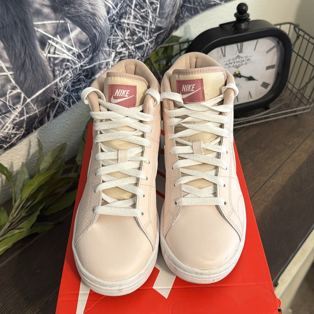 Nike Women's high tops - Picture 3 of 8